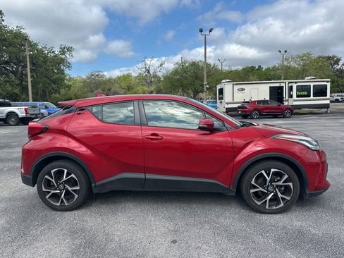 Used 2020 Toyota C-HR XLE FWD image 6
