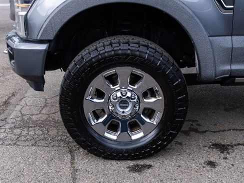 Used 2021 Ford F350 Platinum w/ Tremor Off-Road Package AWD/4WD image 4