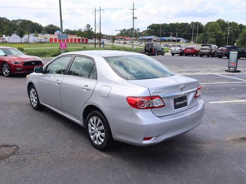 Used 2013 Toyota Corolla LE FWD image 8