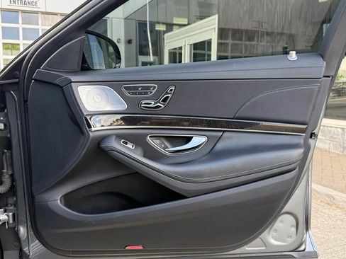 Used 2016 Mercedes-Benz S 550 Sedan image 46