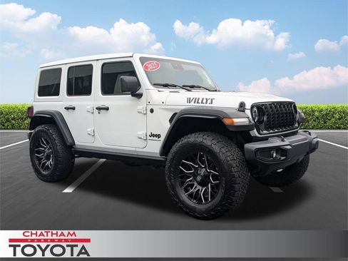 Used 2025 Jeep Wrangler Unlimited Sport AWD/4WD image 1