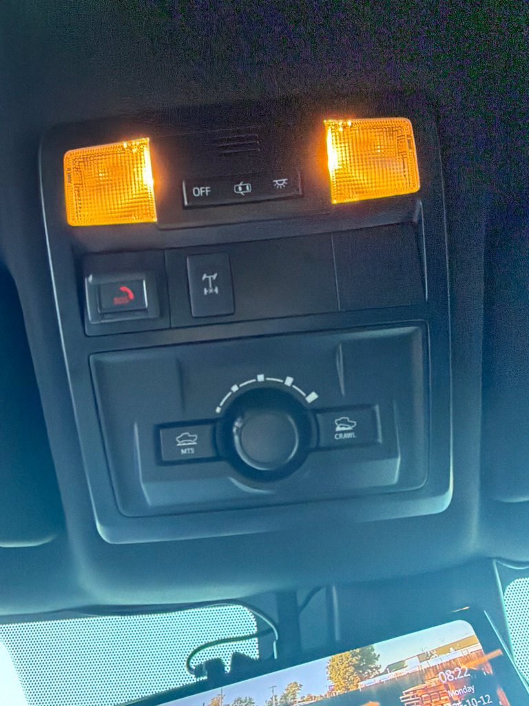 Used 2021 Toyota Tacoma TRD Off-Road w/ Technology Package AWD/4WD image 14