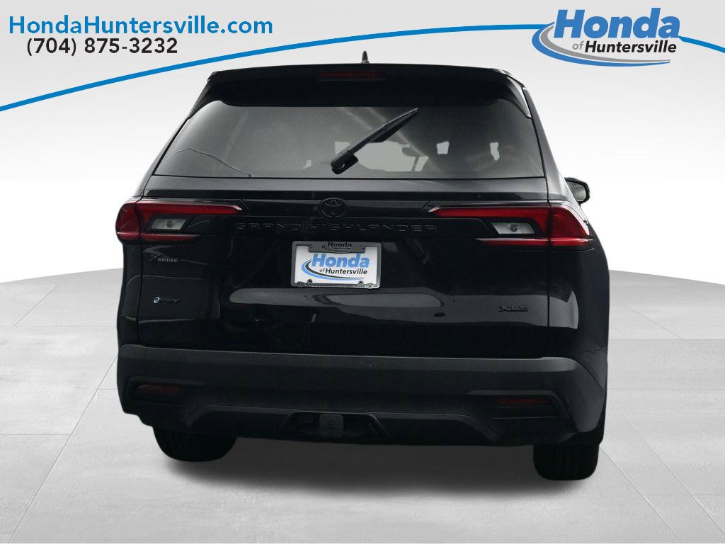 Used 2026 Toyota Grand Highlander XLE FWD image 7