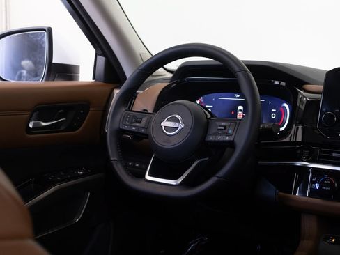 Used 2025 Nissan Pathfinder Platinum w/ Cargo Package FWD image 28