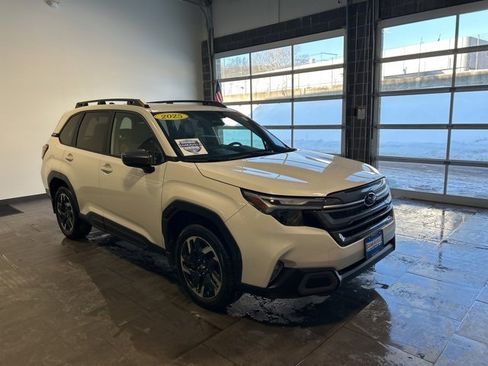 Used 2025 Subaru Forester Limited image 10