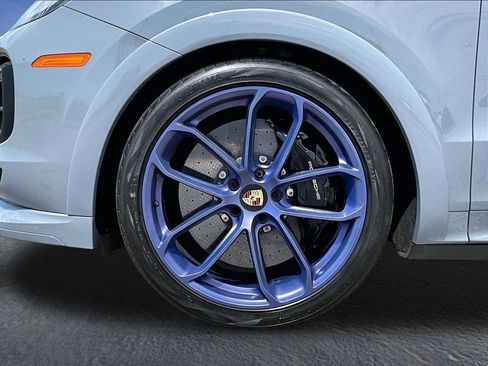 Certified 2022 Porsche Cayenne Turbo GT AWD/4WD image 11