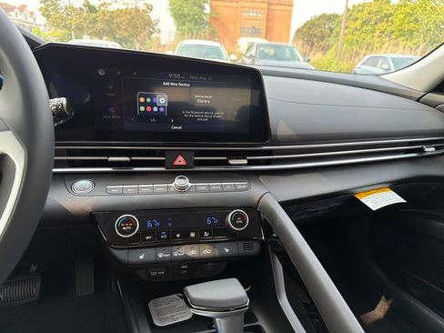 New 2026 Hyundai Elantra Limited FWD image 24