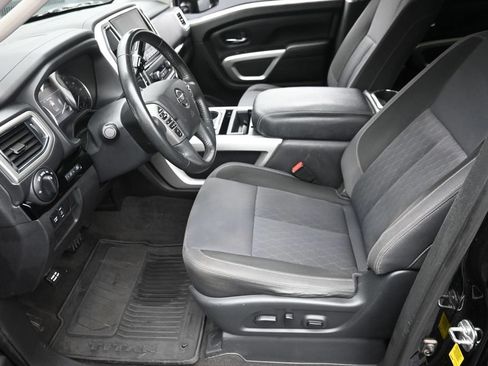 Used 2021 Nissan Titan SV w/ SV Convenience Package AWD/4WD image 16