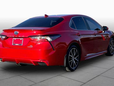Used 2021 Toyota Camry SE FWD image 13