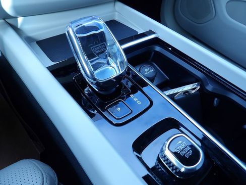 New 2026 Volvo XC60 B5 Ultra w/ Protection Package Premier image 25