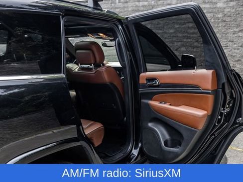 Used 2020 Jeep Grand Cherokee Overland AWD/4WD image 21