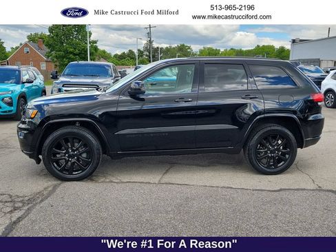 Used 2020 Jeep Grand Cherokee Altitude AWD/4WD image 2