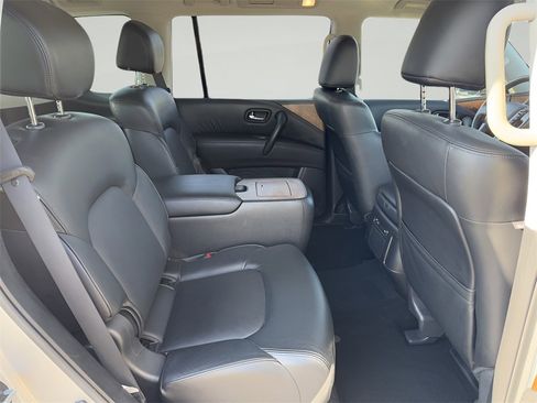 Used 2023 Nissan Armada SL w/ Captain's Chairs Package image 33