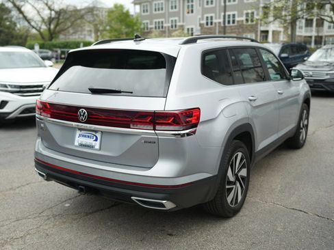 Used 2025 Volkswagen Atlas SE AWD/4WD image 8