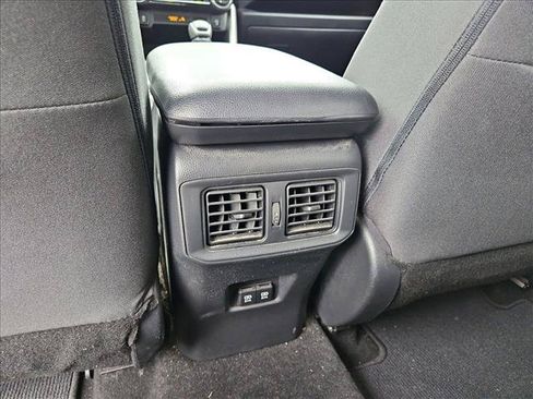 Used 2021 Toyota RAV4 XLE w/ Convenience Package FWD image 14