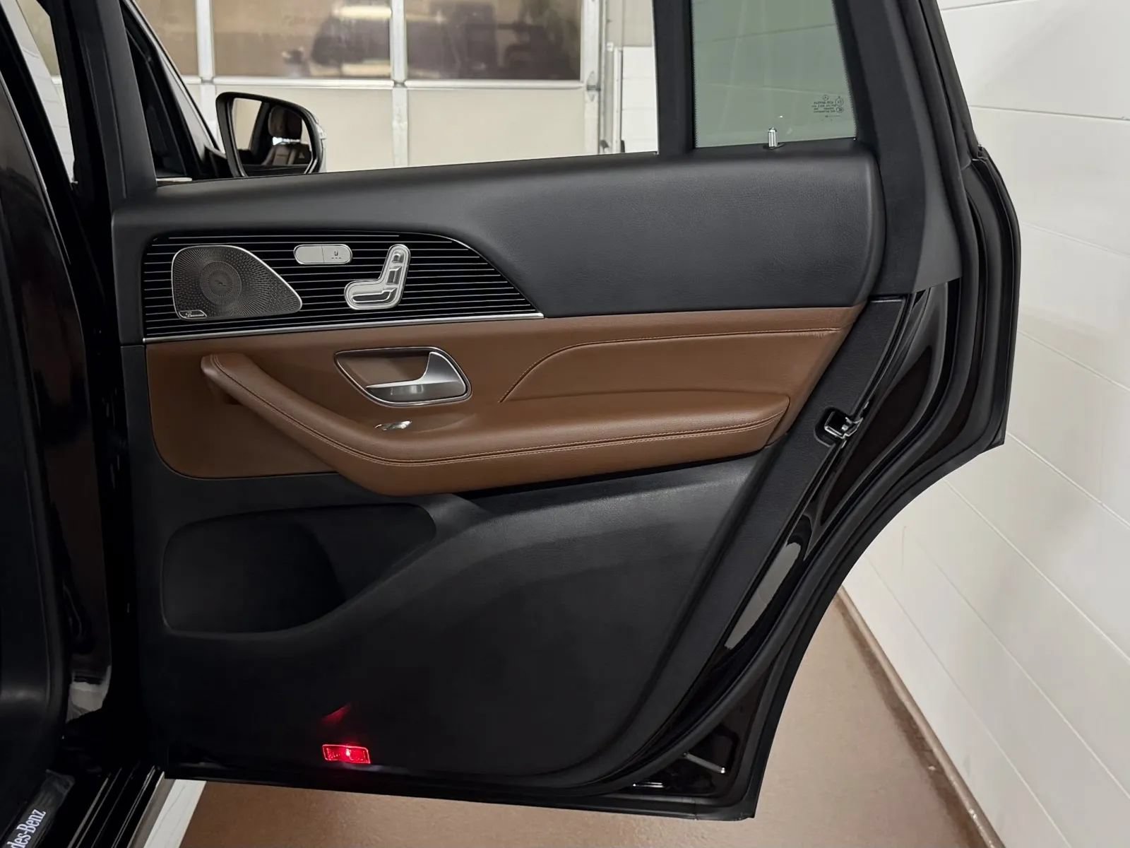 Used 2025 Mercedes-Benz GLS 450 4MATIC image 42