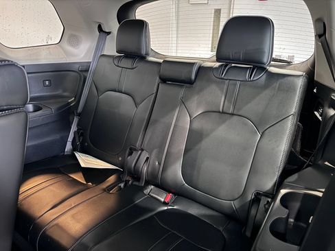 Used 2025 Honda Pilot Elite image 13