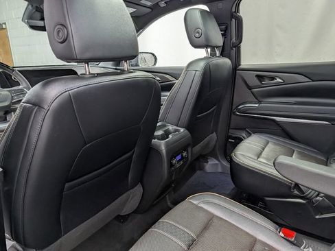 Used 2025 Chevrolet Traverse High Country w/ LPO, Floor Liner Package AWD/4WD image 14