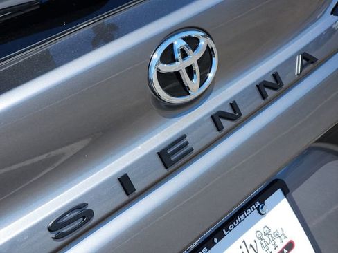 New 2026 Toyota Sienna XLE image 9