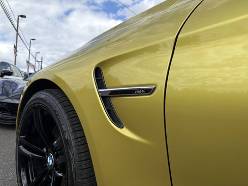 Used 2017 BMW M4 Coupe RWD image 2