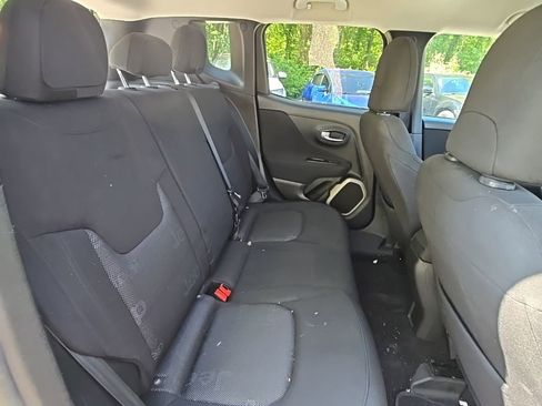 Used 2017 Jeep Renegade Latitude AWD/4WD image 19