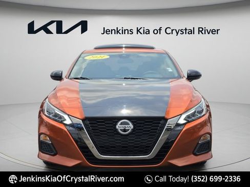 Used 2021 Nissan Altima 2.5 SR w/ SR Premium Package FWD image 17