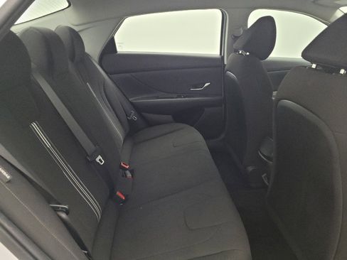 Used 2024 Hyundai Elantra SEL FWD image 19