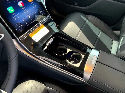 New 2025 Mercedes-Benz GLC 350e GLC 350e image 11