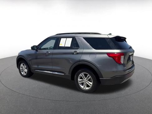 Used 2024 Ford Explorer XLT w/ Equipment Group 202A AWD/4WD image 10