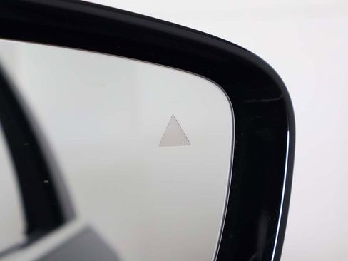 Used 2023 BMW 530i xDrive w/ Convenience Package image 40