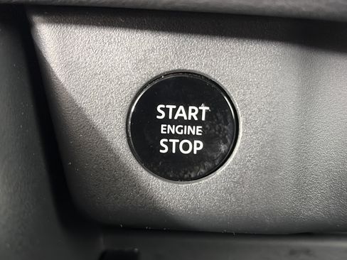 Certified 2025 Nissan Rogue SV image 26