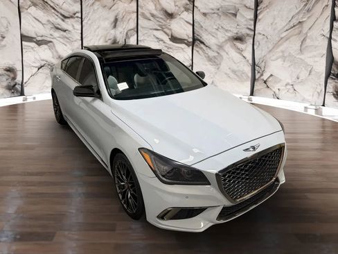 Used 2018 Genesis G80 3.3T Sport RWD image 11