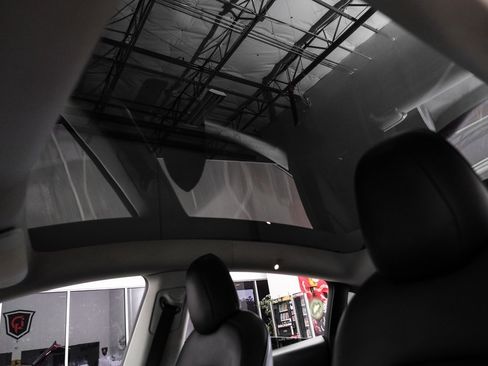 Used 2020 Tesla Model Y Long Range image 6