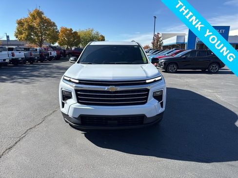 New 2026 Chevrolet Traverse LT w/ Driver Confidence Package image 2