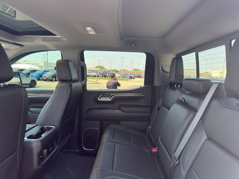Used 2022 Chevrolet Silverado 1500 RST w/ Convenience Package II AWD/4WD image 33