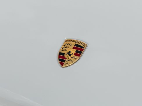 New 2026 Porsche Macan image 18