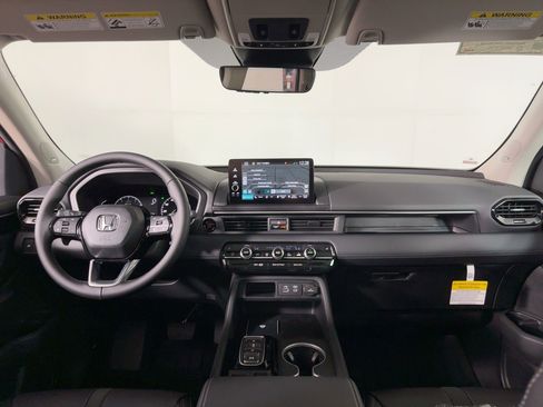 New 2025 Honda Pilot Touring image 16