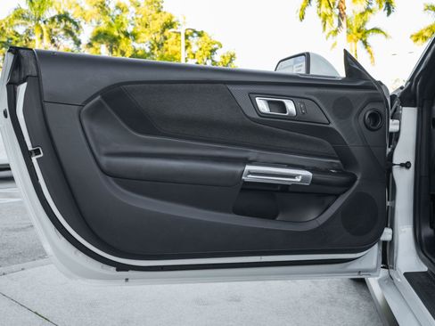 Used 2024 Ford Mustang EcoBoost image 33