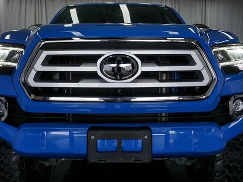 Used 2021 Toyota Tacoma Limited image 3