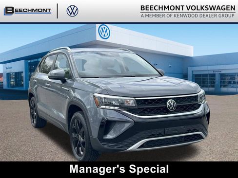 Used 2023 Volkswagen Taos SE w/ Black Wheel Package AWD/4WD image 1