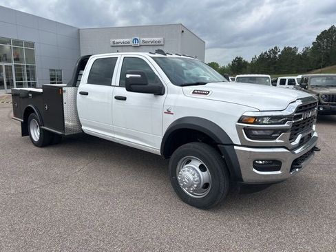 New 2026 RAM 5500 Tradesman w/ Chrome Appearance Group image 18