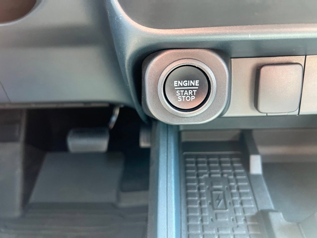 Used 2025 Ford Maverick Tremor AWD/4WD image 32