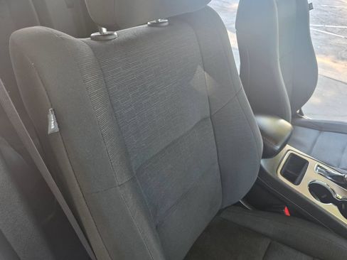 Used 2017 Jeep Grand Cherokee Laredo RWD image 33