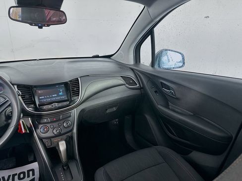 Used 2017 Chevrolet Trax LT FWD image 22