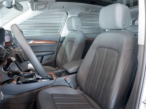 Certified 2023 Audi Q5 2.0T Premium w/ Convenience Package image 5