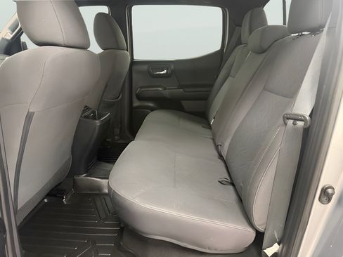 Used 2019 Toyota Tacoma TRD Sport w/ Technology Package AWD/4WD image 13