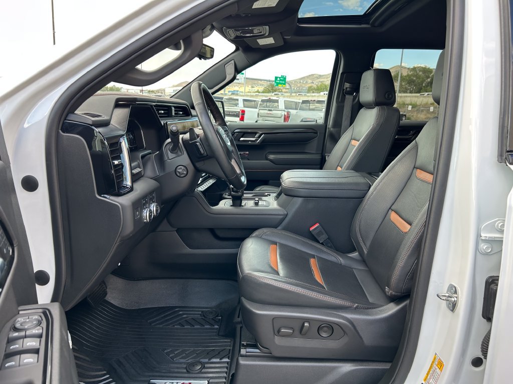 Used 2023 GMC Sierra 1500 AT4 w/ AT4 Premium Package AWD/4WD image 8