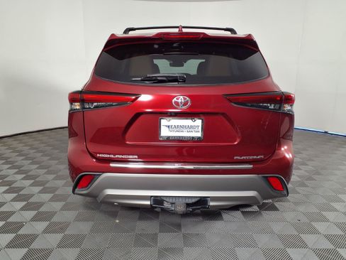 Used 2021 Toyota Highlander Platinum FWD image 5