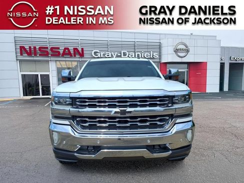 Used 2018 Chevrolet Silverado 1500 LTZ AWD/4WD image 2