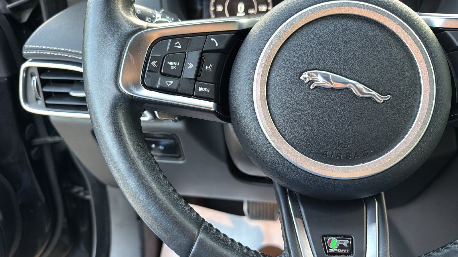 Used 2020 Jaguar F-PACE R-Sport AWD/4WD image 13